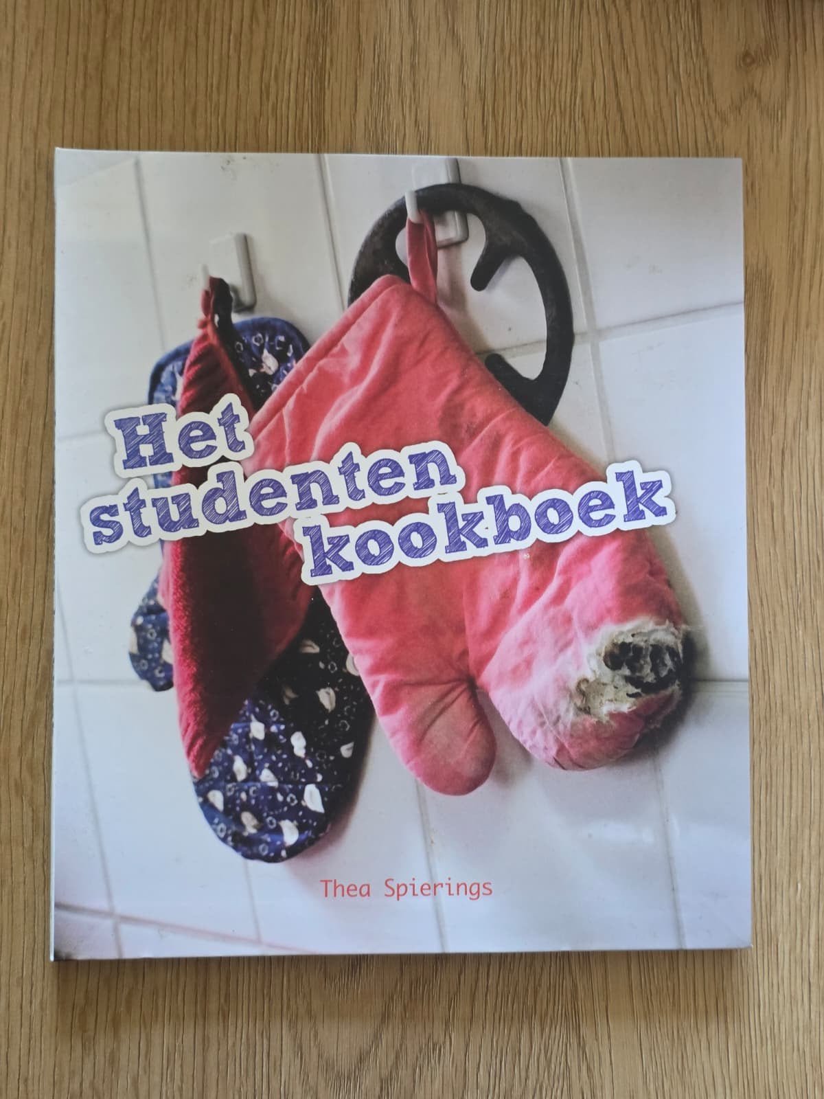Het studenten kookboek - Thea Spierings, Ophalen of Verzenden, Gelezen, Overige gebieden, Hoofdgerechten