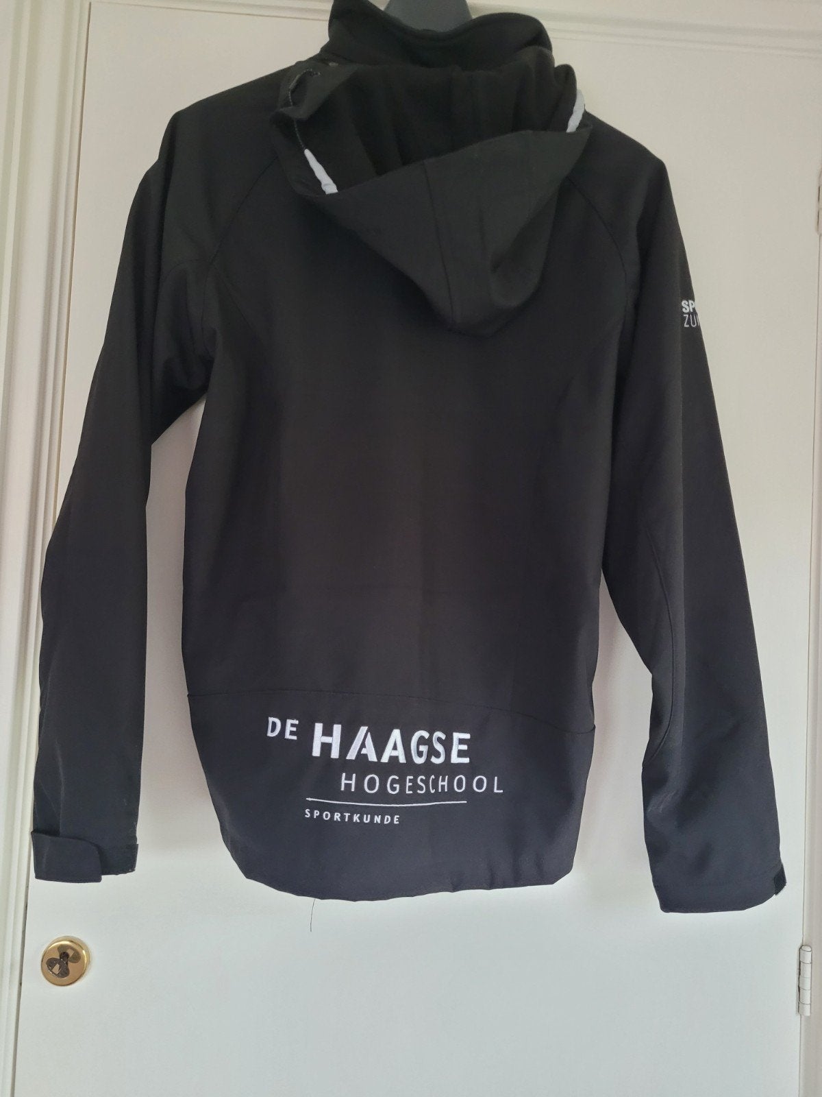zwarte jas voor opleiding hbo sportkunde, maat L. Nooit gedr, Ophalen, Maat 52/54 (L), Zwart, Nieuw