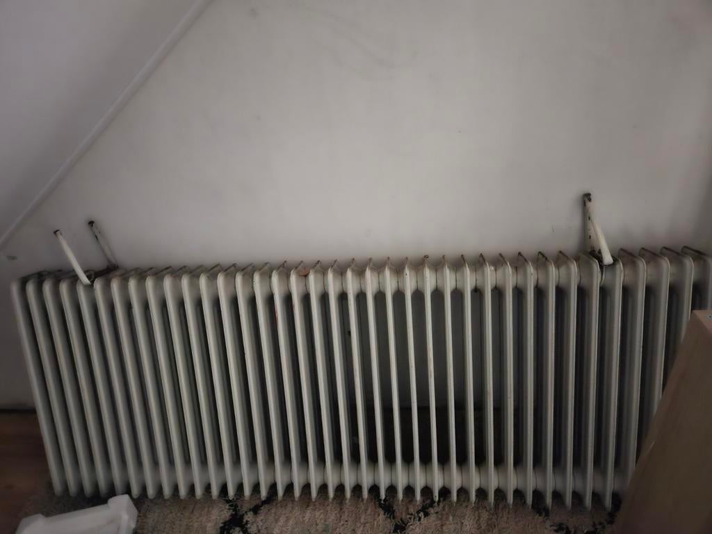 Oud ijzer ophalen loodzwaar!, Doe-het-zelf en Verbouw, Verwarming en Radiatoren, Gebruikt, Hoog rendement (Hr), Radiator, Ophalen of Verzenden