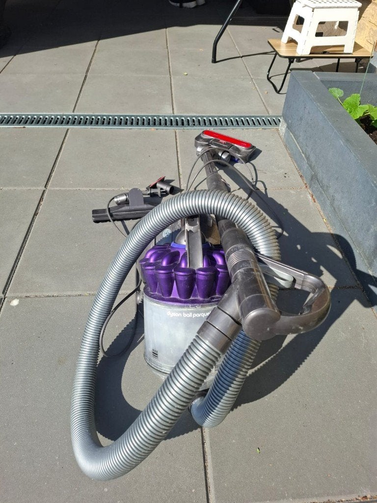 dyson vacuum cleaner, Ophalen, Gebruikt