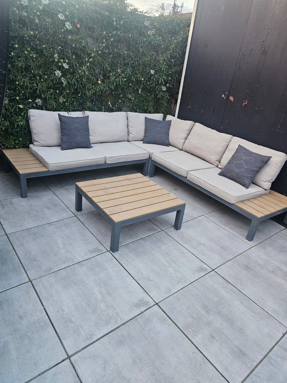 loungeset tuinset met tafeltje en kussens, Tuin en Terras, Tuinsets en Loungesets, Ophalen
