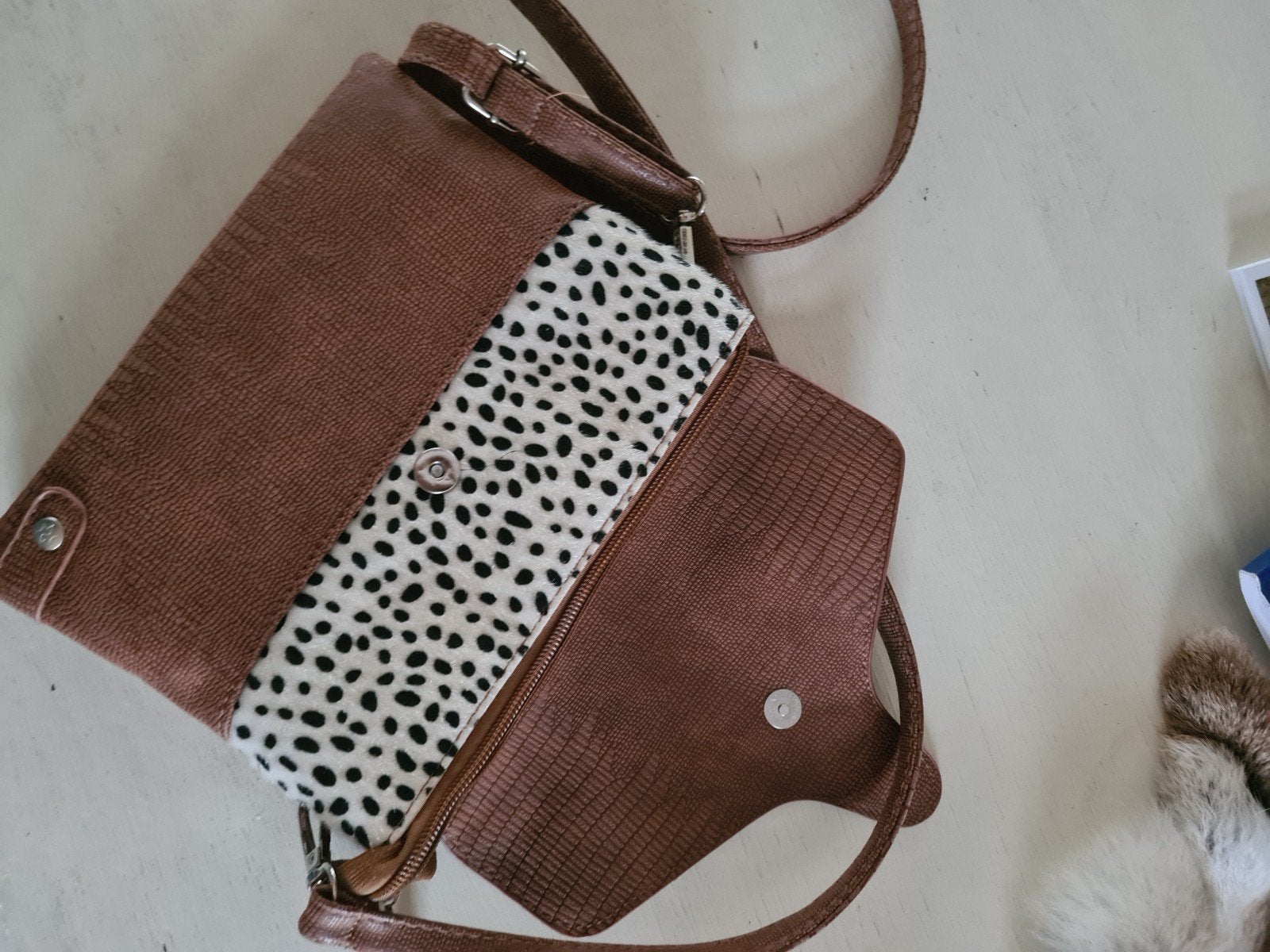 Bruine handtas met dierenprint en afneembare band, Ophalen of Verzenden, Gebruikt, Bruin, Handtas