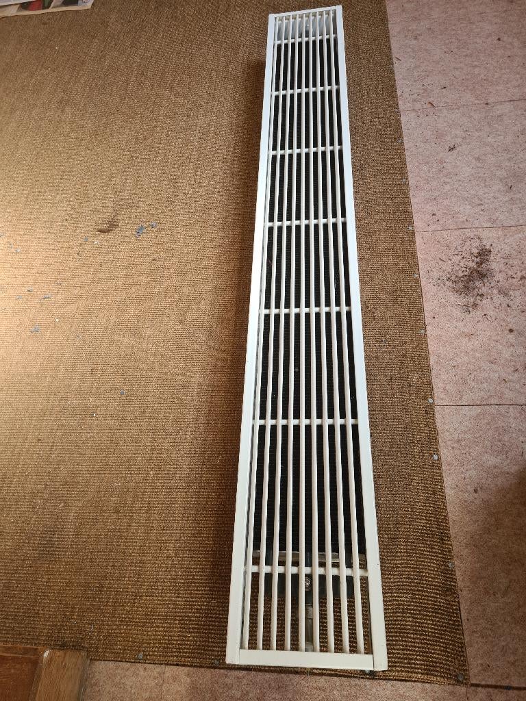 2x Convector / radiator, MOETEN WEG!, Doe-het-zelf en Verbouw, Verwarming en Radiatoren, Ophalen, Gebruikt, Minder dan 30 cm, Radiator