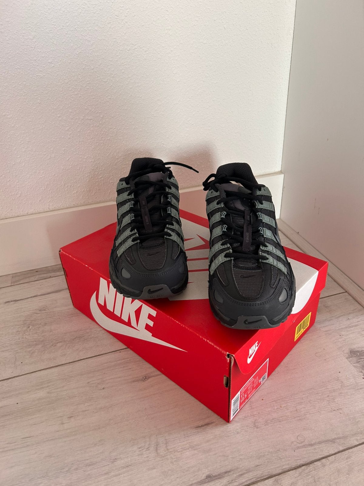 Nieuwe Nike P6000, Ophalen of Verzenden, Nieuw, Overige kleuren