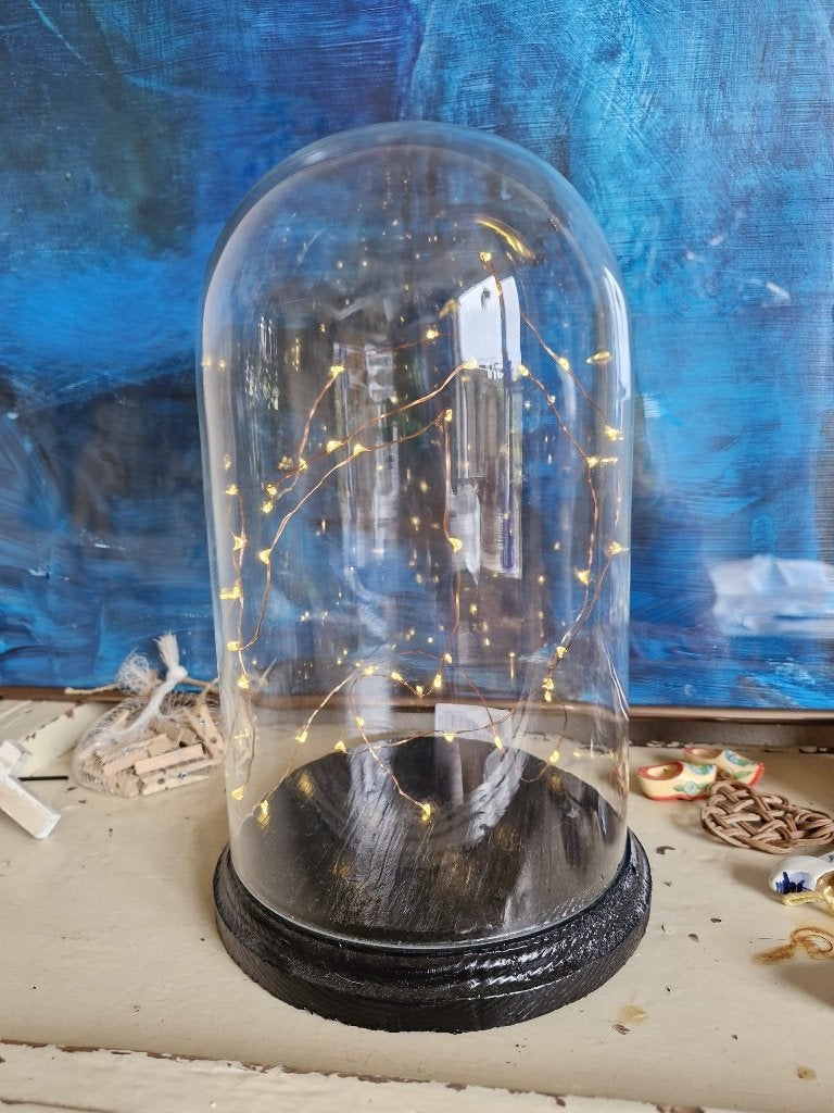 glazen stolp op handgemaakte voet van hout incl verlichting, Huis en Inrichting, Woonaccessoires | Stolpen, Ophalen, 16 cm, Nieuw
