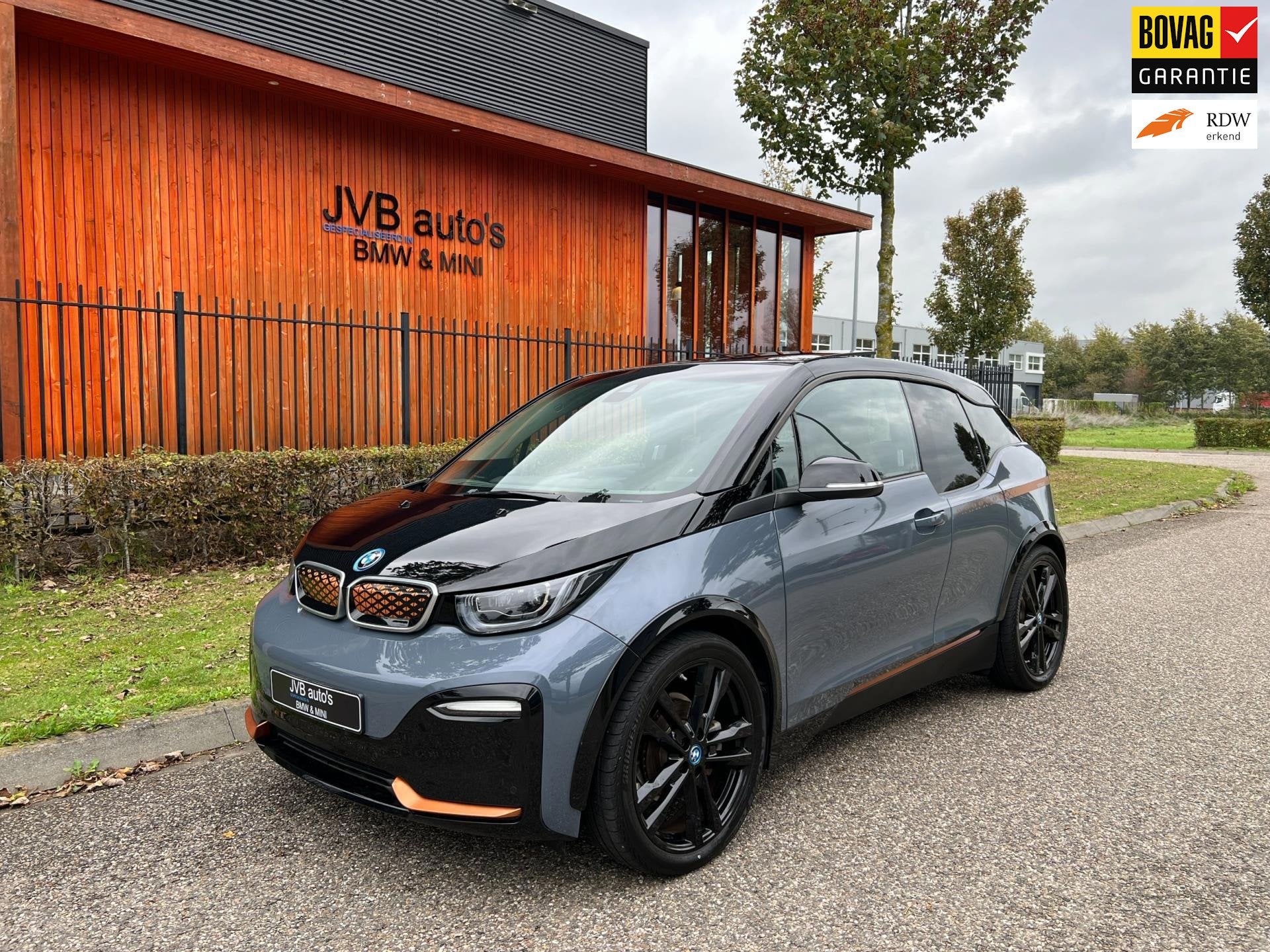 BMW I3 I3S 120Ah 42 kWh Unique Forever Edition Schuifdak, Le, Automaat, Dealer onderhouden, Achterwielaandrijving, Met garantie (alle)