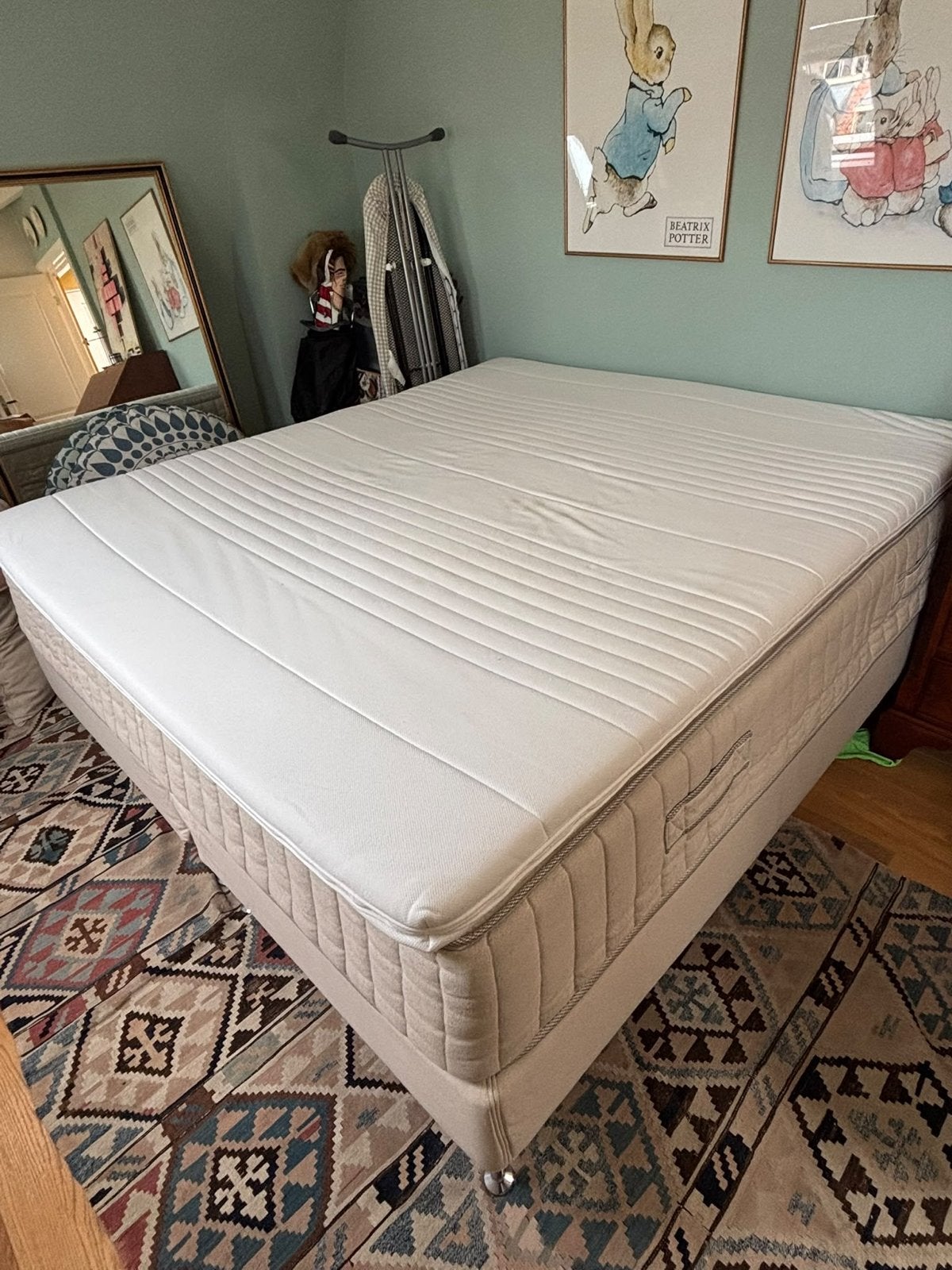 IKEA VATNESTRÖM Boxspring met TUSSÖY topmatras 140x200, Beige, Tweepersoons, Zo goed als nieuw, 200 cm