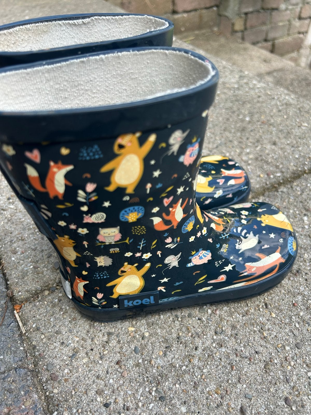 Koel barefoot regenlaarzen kids maat 27 met vrolijke print, Kinderen en Baby's, Kinderkleding | Schoenen en Sokken, Gebruikt, Laarzen