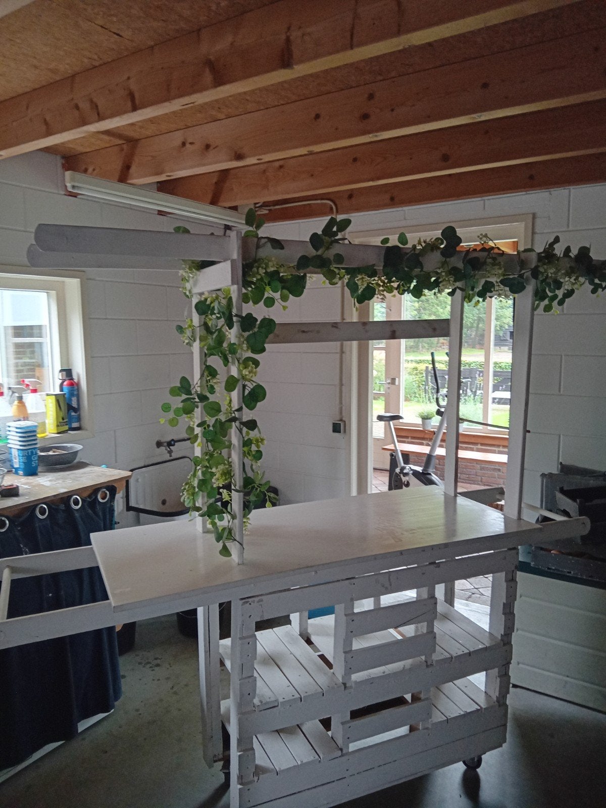 Leuke verkoopkraam/bar met zwenkwielen en nep groen, Ophalen, Gebruikt, Rechthoekig, Hout