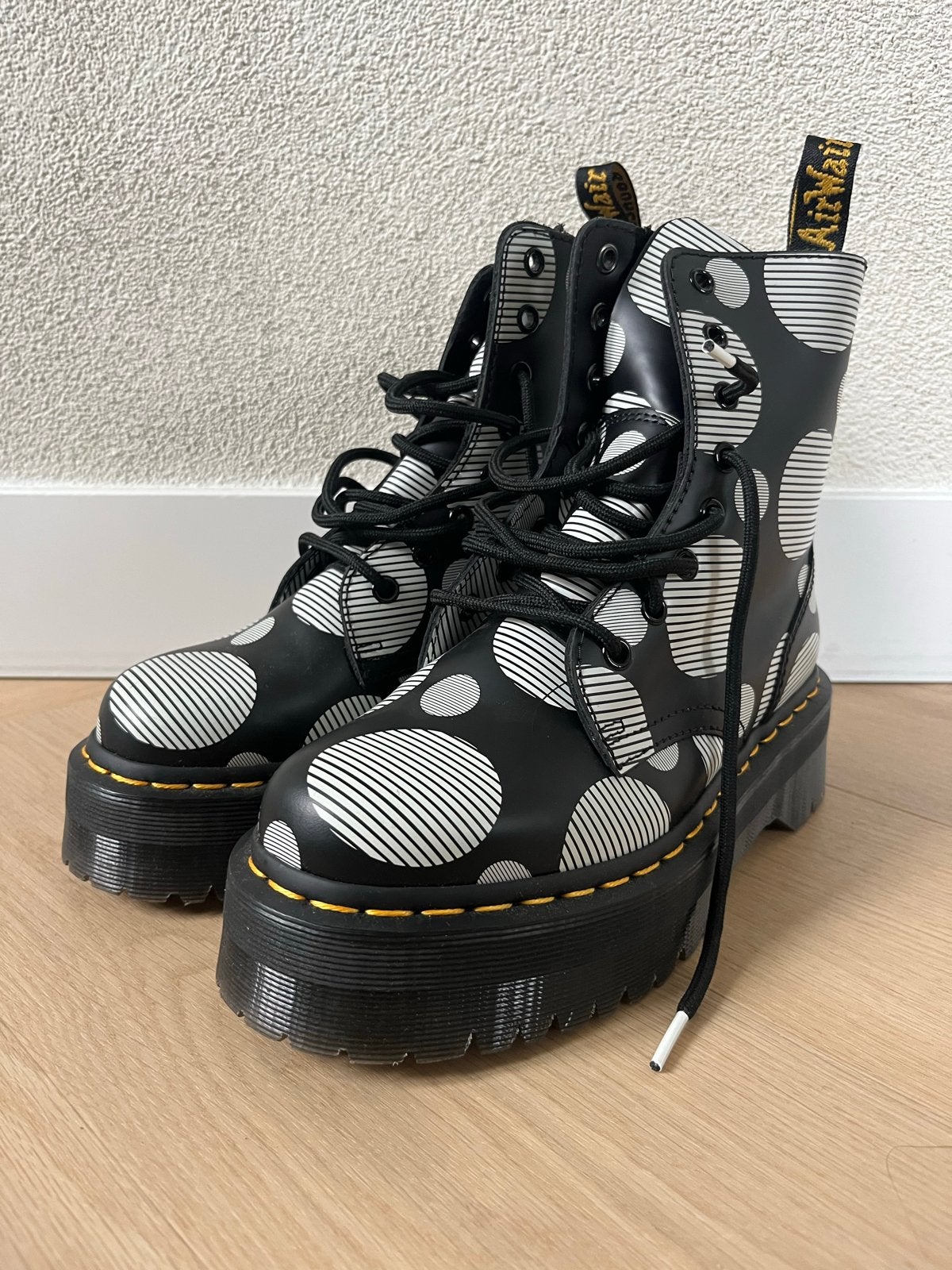 Dr. Martens Jadon Polka Dot Platform Laarzen Maat 37, Ophalen of Verzenden, Zo goed als nieuw, Zwart, Lage of Enkellaarzen