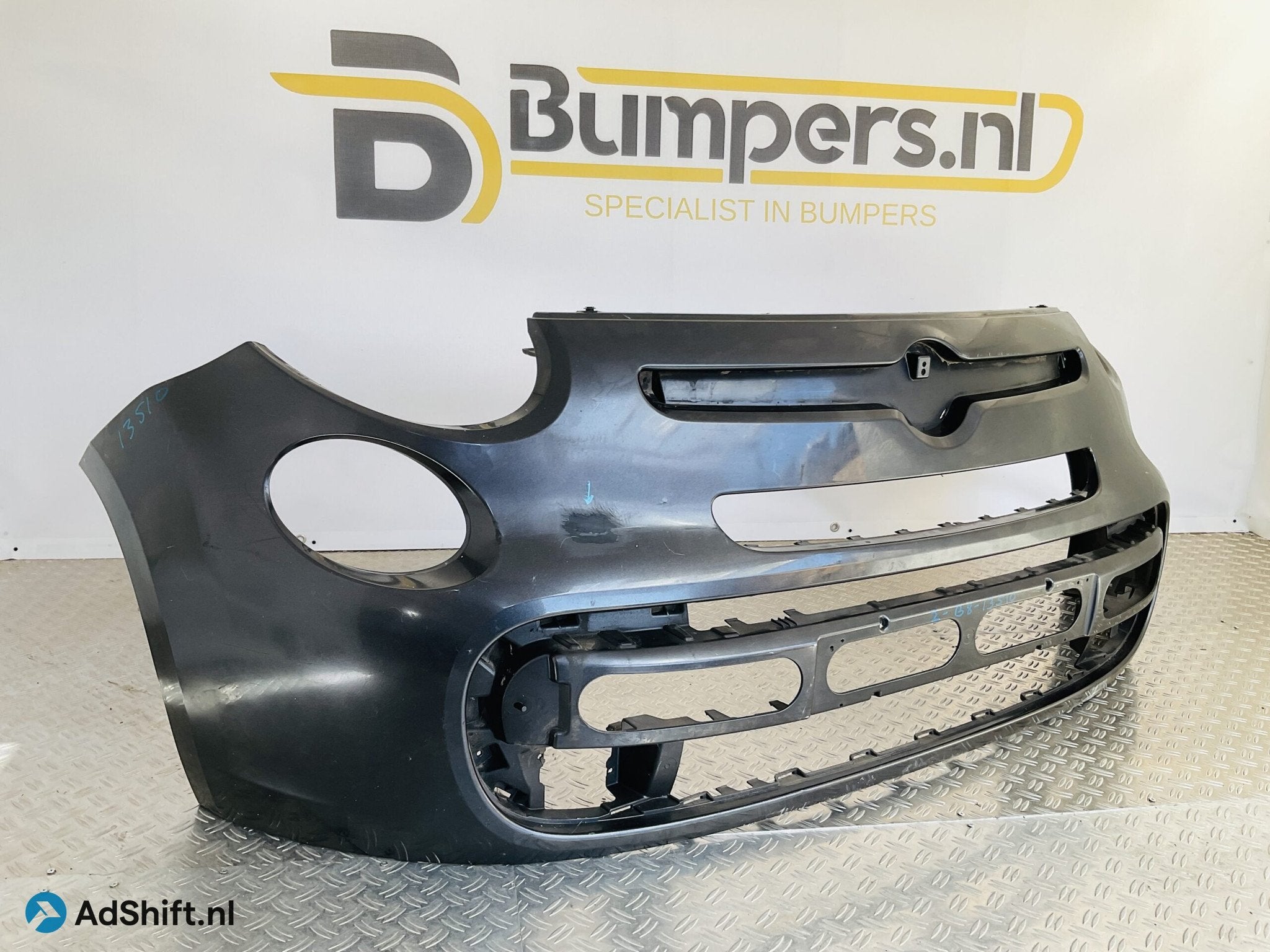 Bumper Fiat 500L 500 L 12-18 735522402 Voorbumper 2-B8-13510, Bumper
