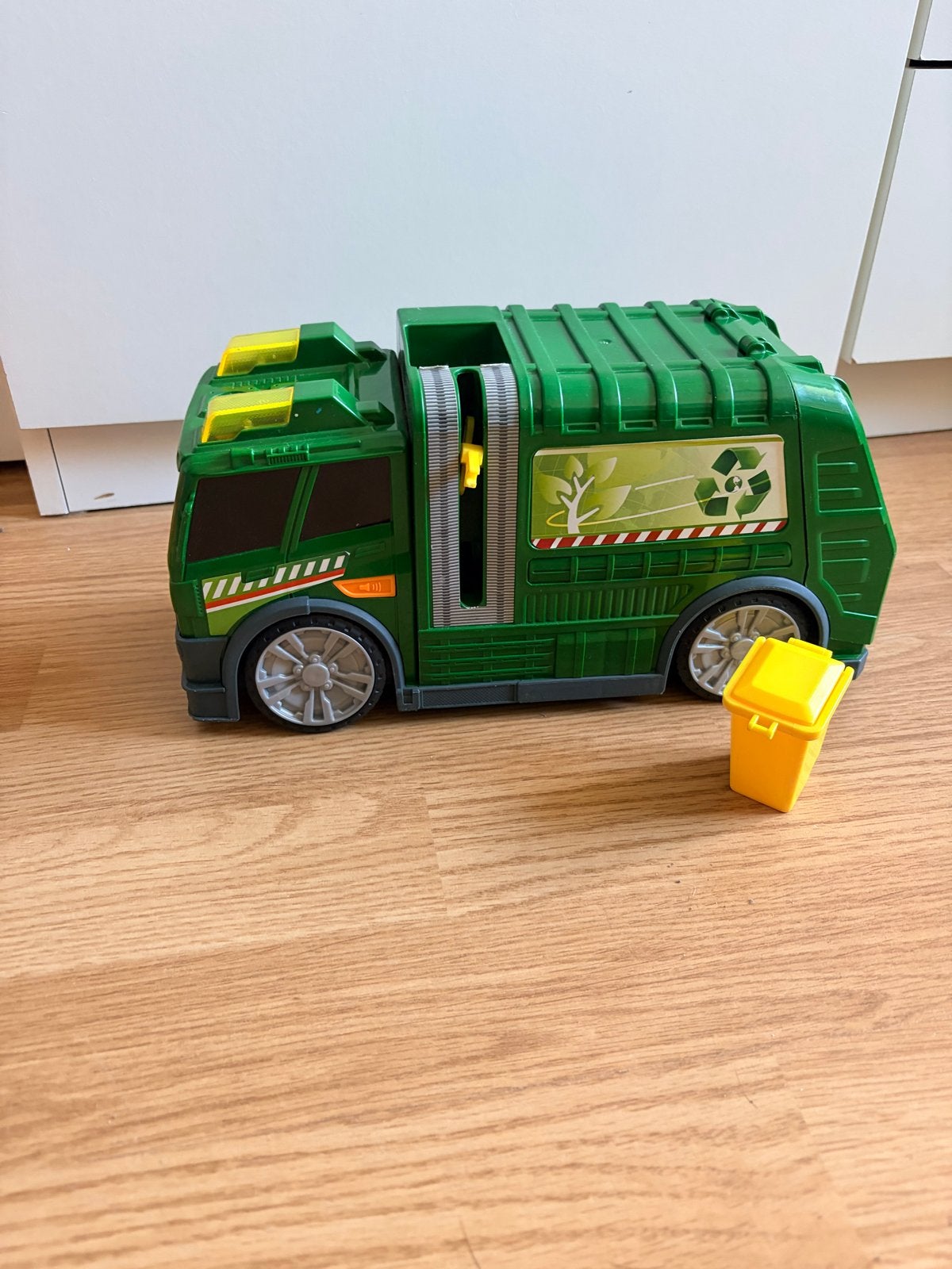 Groene speelgoed vuilniswagen met container, Ophalen of Verzenden, Gebruikt