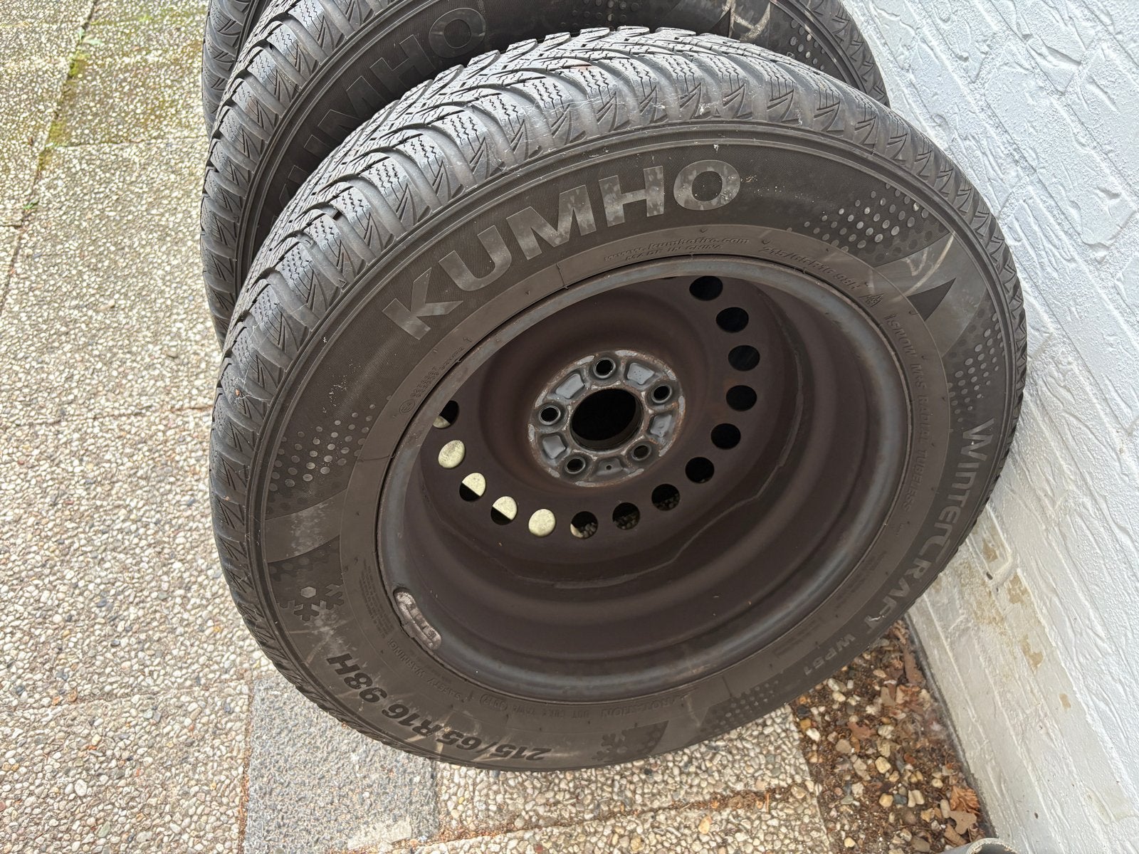 Kumho Winterbanden 215/65 R16 98H op stalen velgen, Auto-onderdelen, Banden en Velgen, Ophalen, 16 inch, Banden en Velgen, Winterbanden