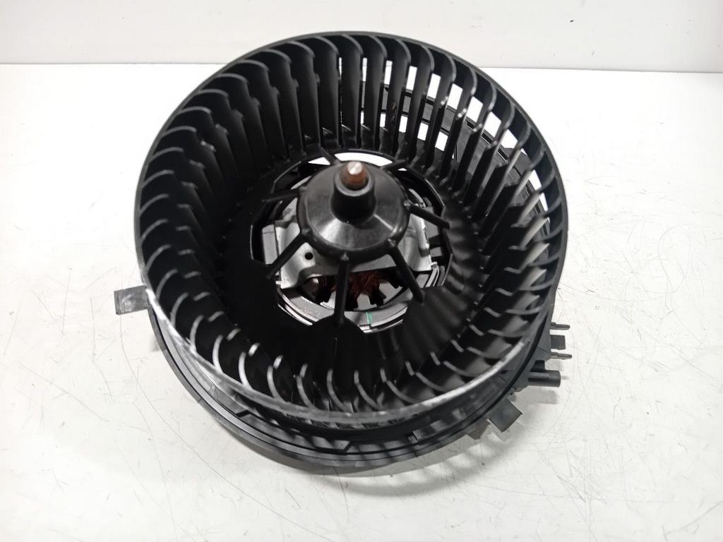 Kachel ventilator motor Volkswagen Golf, Auto-onderdelen, Onderdelen@venauto.nl, Van der Ven Autorecycling B.V., Gebruikt, Ettenseweg 76, 4706 PB Roosendaal, The Netherlands