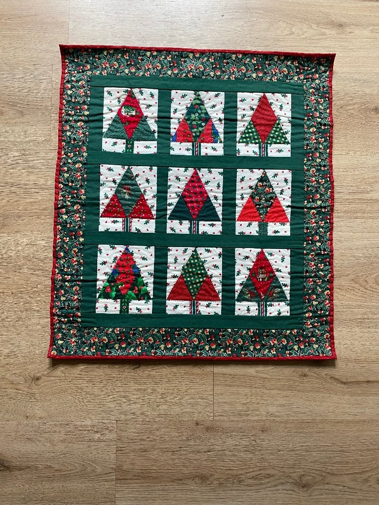 Quilt 9 kerstbomen 61*70 cm, Ophalen of Verzenden, Nieuw