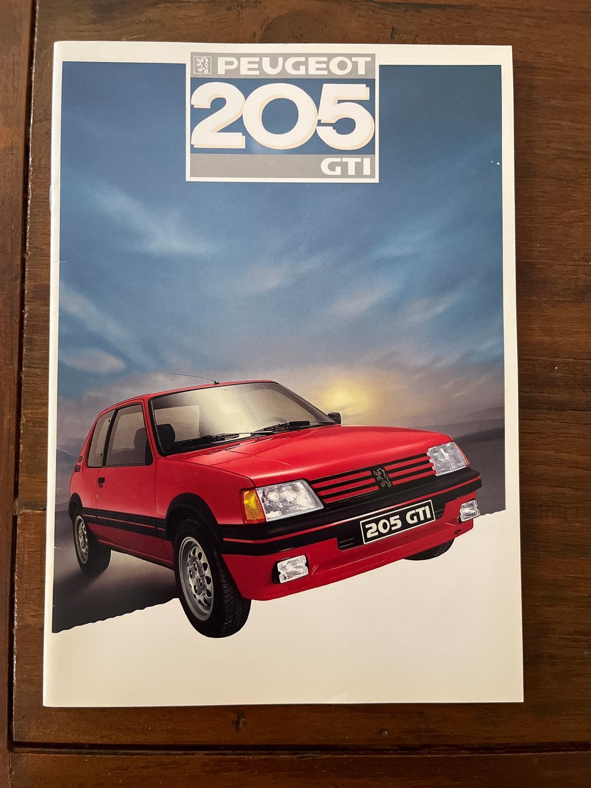 Peugeot 205 GTI Brochure - 16 pagina's, Ophalen of Verzenden, Zo goed als nieuw, Peugeot