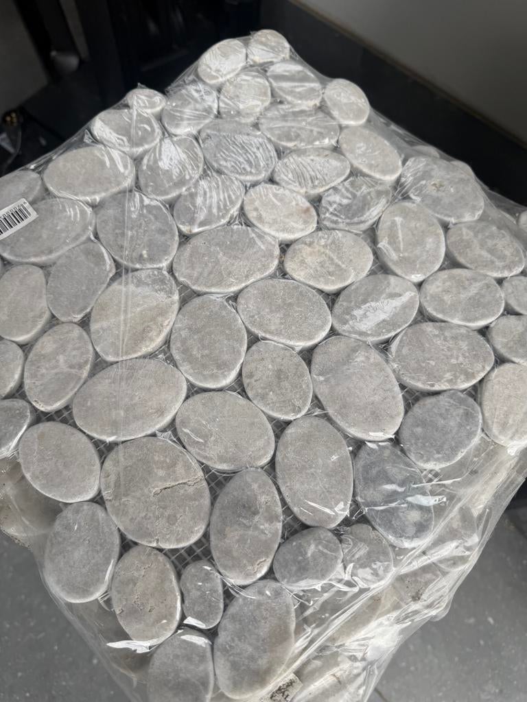 4.5 m² Lichtgrijze Ovale Marmeren Kiezelmatjes Nieuw, Overige typen, Nieuw, Ophalen of Verzenden, Minder dan 5 m²