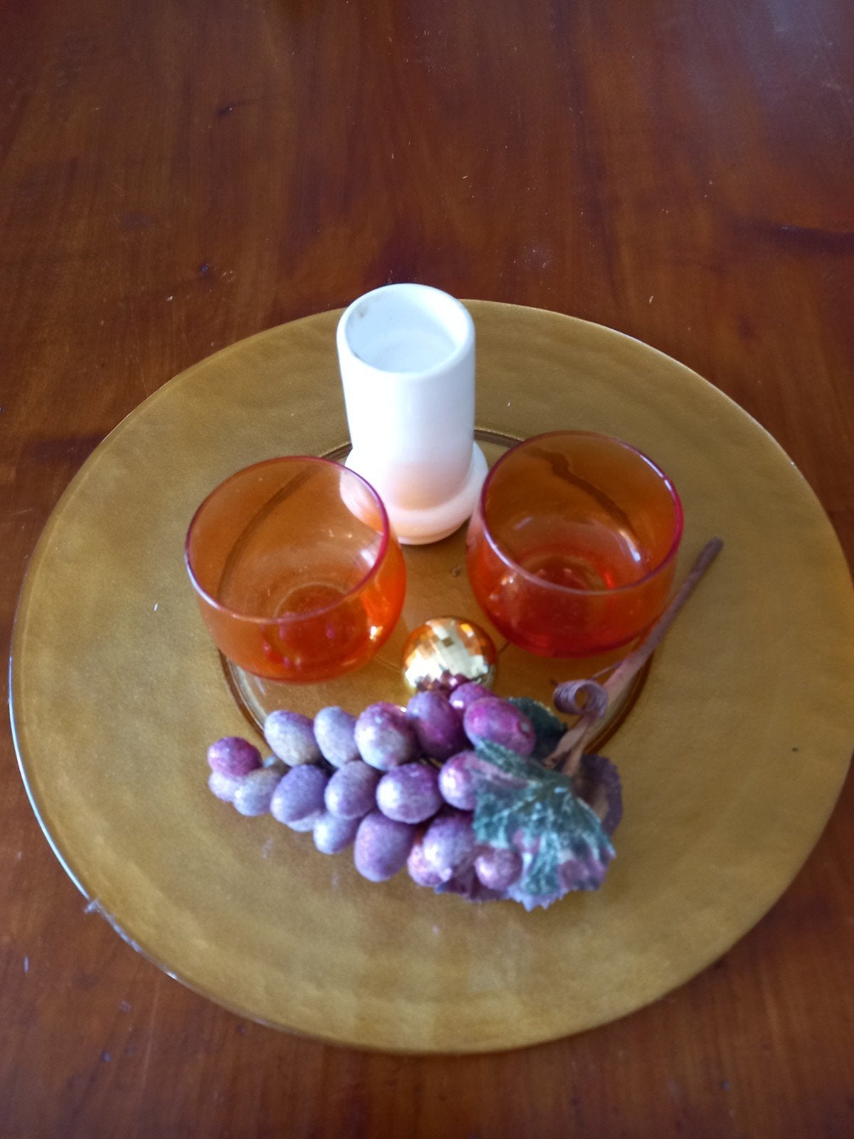 Decoratieve schaal met theelichthouders en druiven, Ophalen of Verzenden, Gebruikt, Meerkleurig, Glas