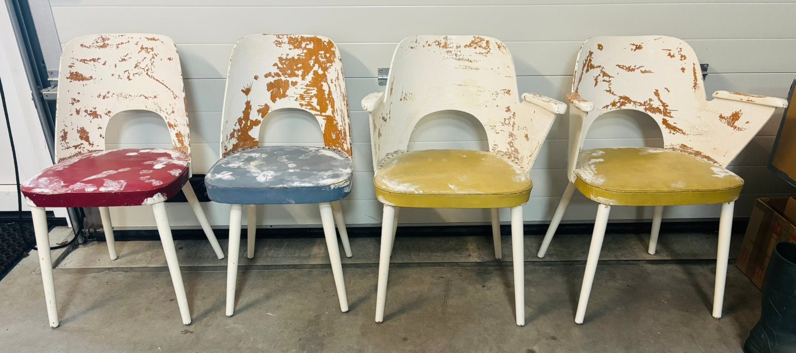 4 iconische Thonet Oswald heardtl stoelen met label, Ophalen