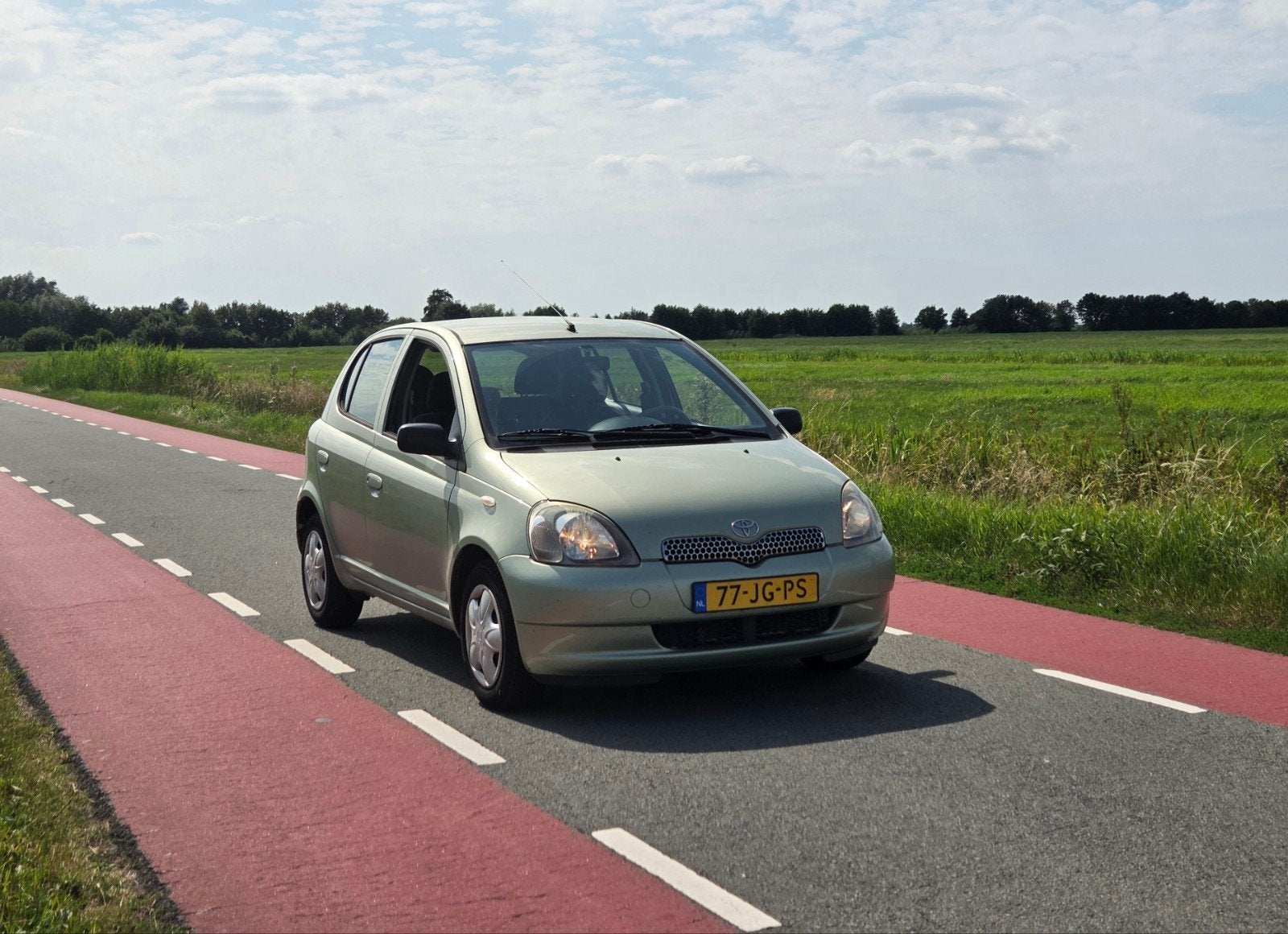 Toyota Yaris 1.0 16V Luxe uitgevoerd!, Voorwielaandrijving, Stof, 31 €/maand, 4 cilinders