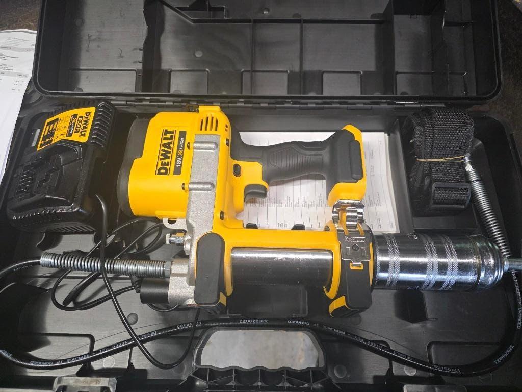 DEWALT accu-vetspuit, Ophalen, Zo goed als nieuw