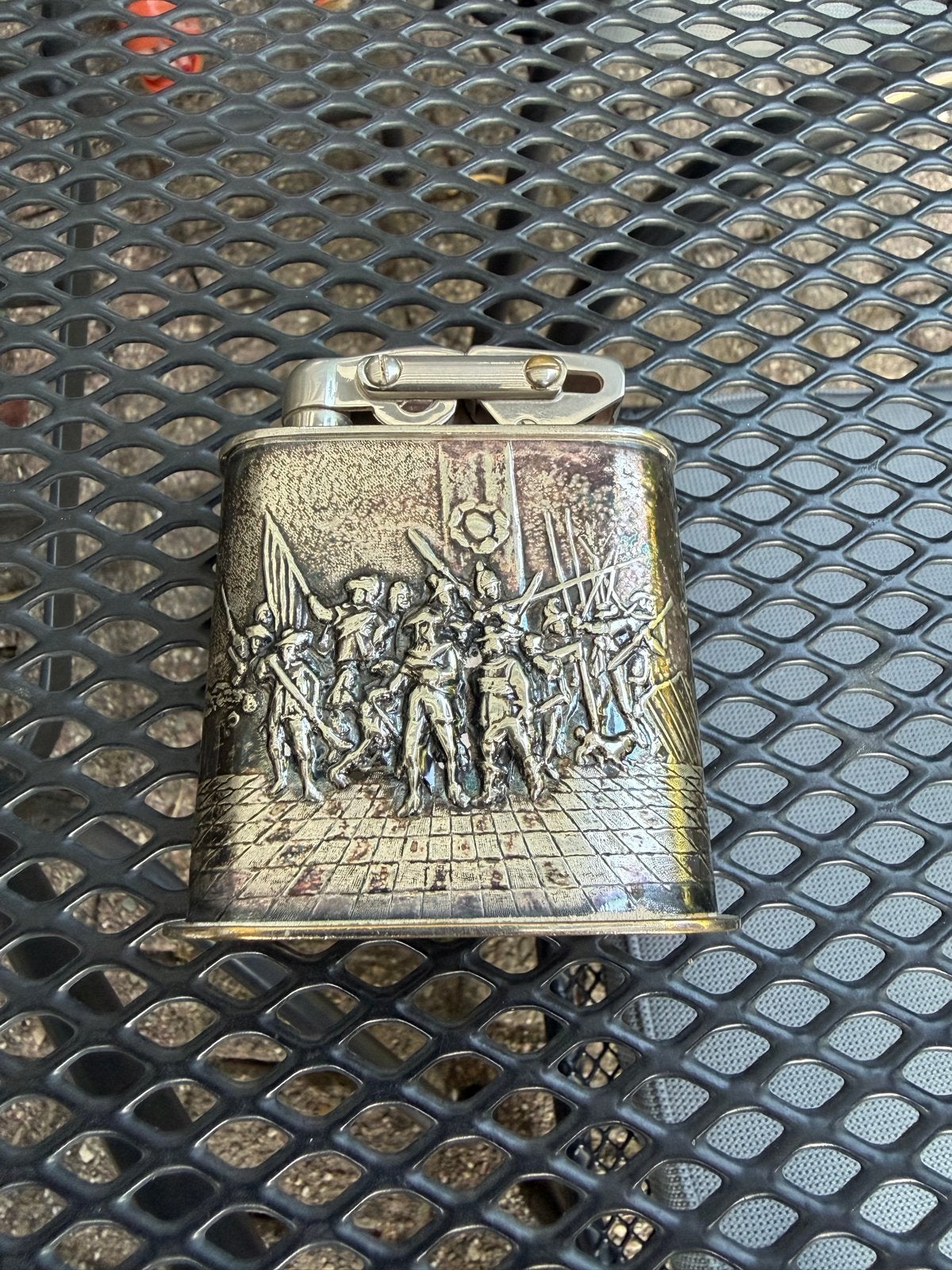 Sire Dorgento Aansteker met reliëf van De Nachtwacht, Verzamelen, Rookartikelen, Aanstekers en Luciferdoosjes, Ophalen of Verzenden