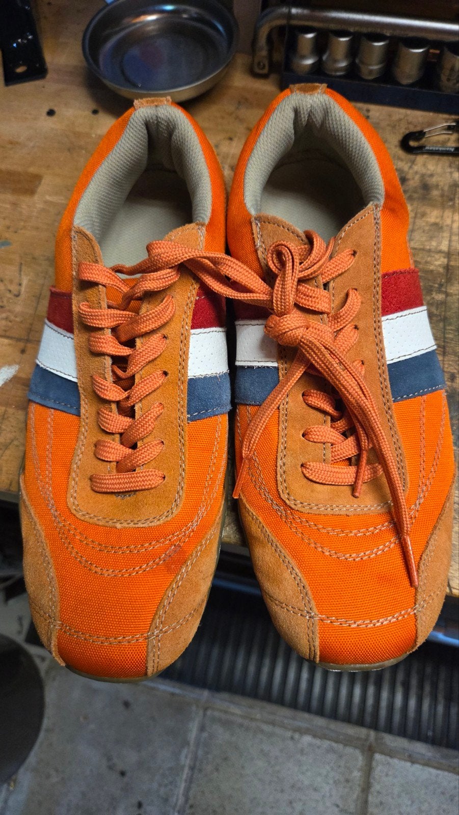 Oranje sneakers met strepen, Oranje, Ophalen of Verzenden, Gedragen, Sneakers of Gympen