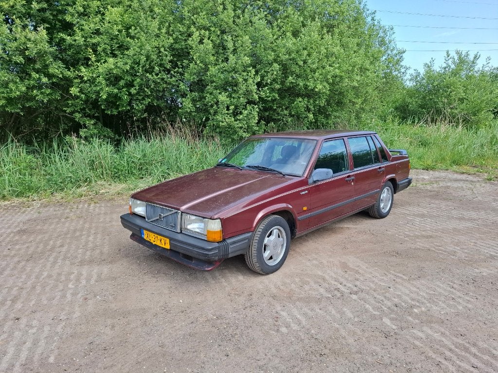 Volvo 740 2.3 GL AUT U9 1989 Rood, Auto's, Volvo, Automaat, 4 cilinders, Origineel Nederlands, Particulier