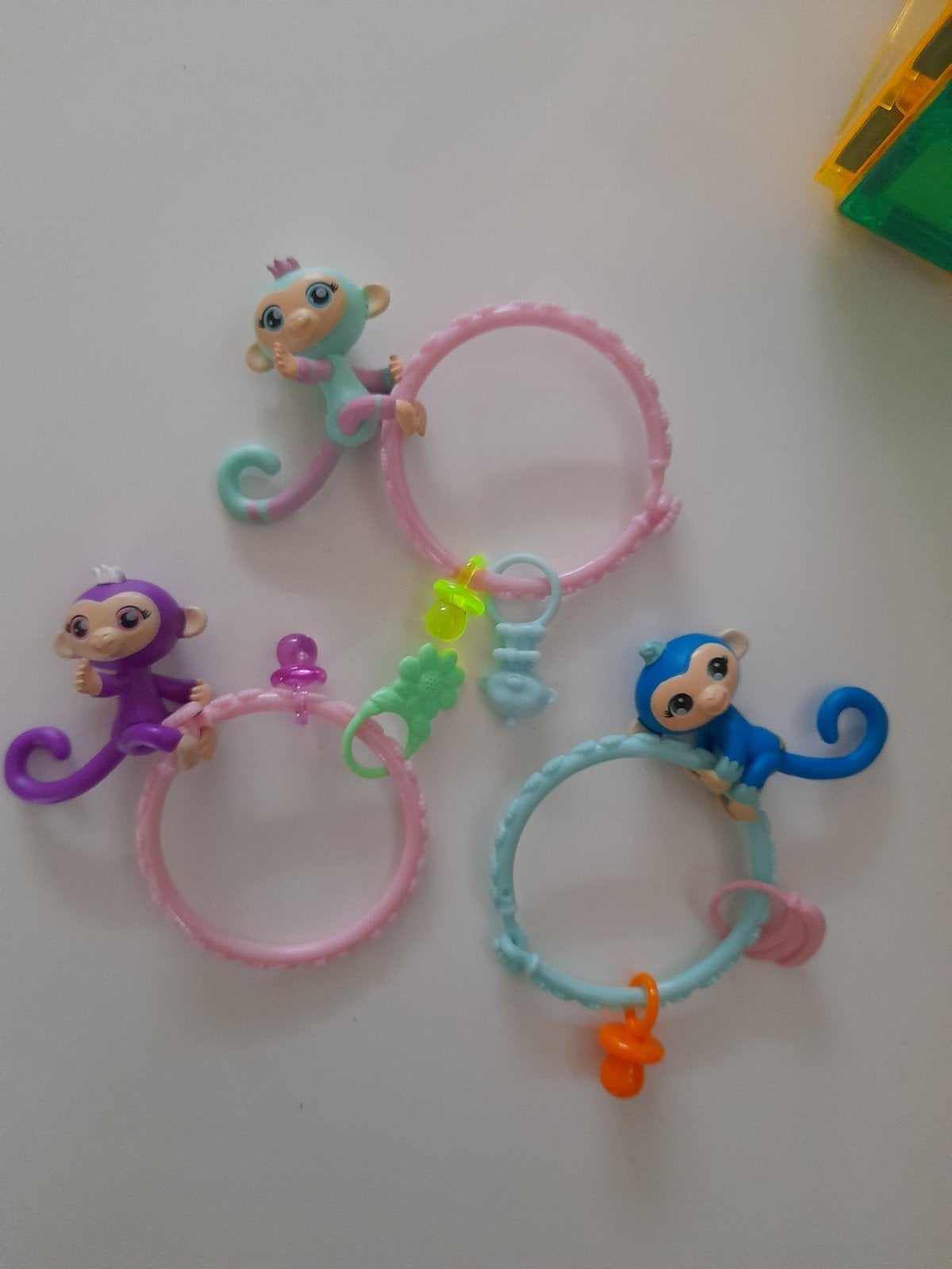 Fingerling aapje armbanden en littlest pet shop, Ophalen of Verzenden, Zo goed als nieuw