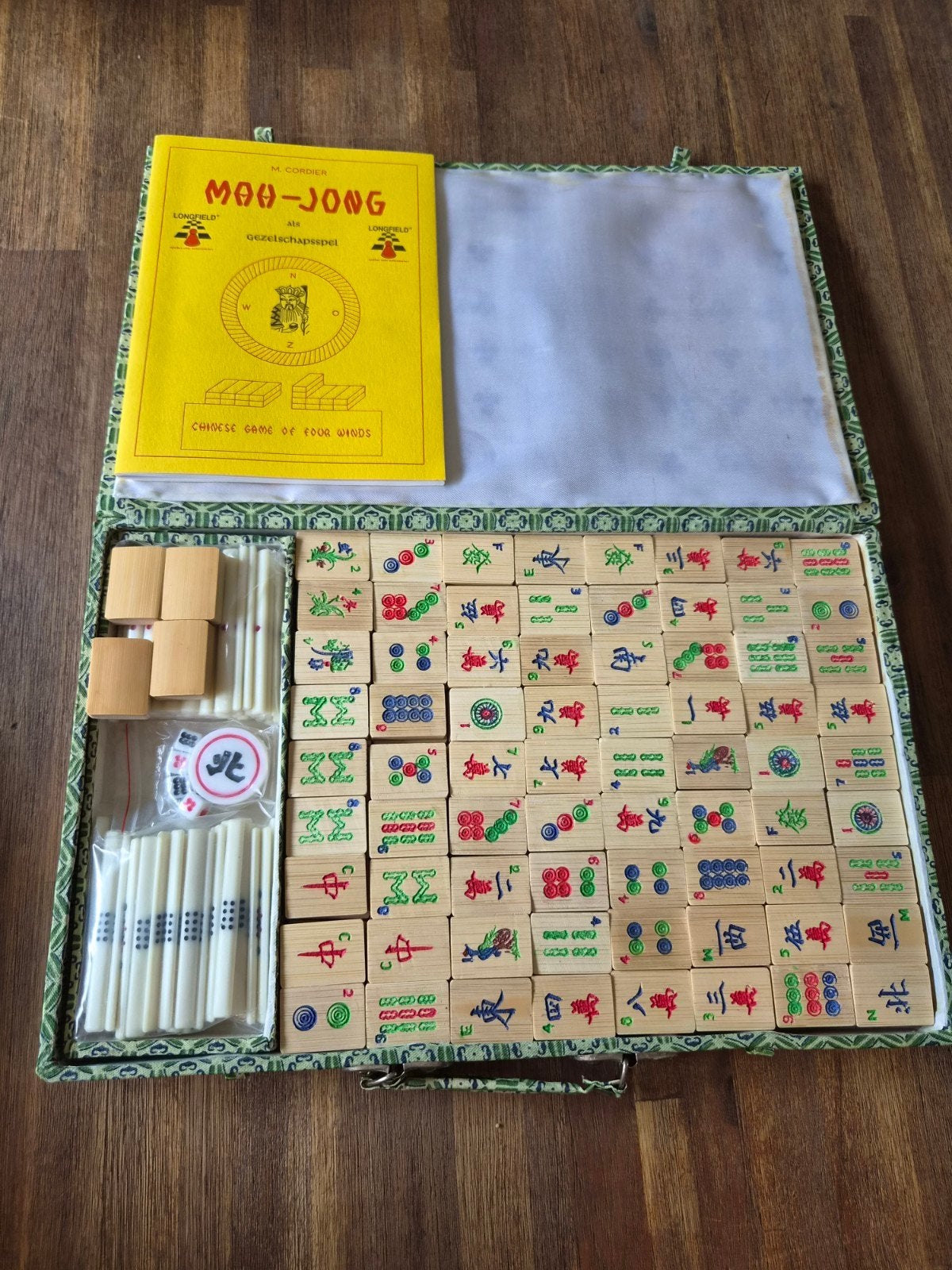Vintage bamboo Mah-Jong Gezelschapsspel in Koffer, Drie of vier spelers, Ophalen of Verzenden, Gebruikt, Longfield