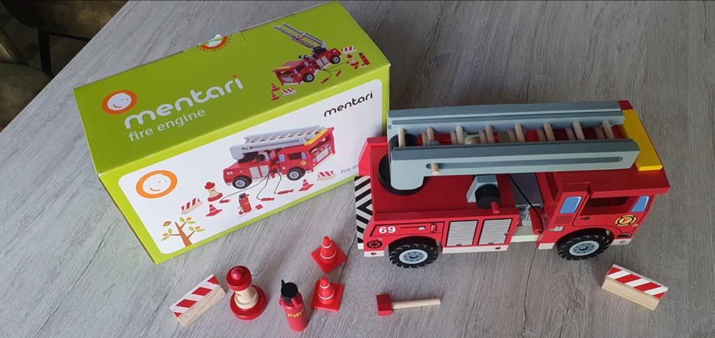 Mentari Houten Brandweerauto met Accessoires, Ophalen of Verzenden, Zo goed als nieuw