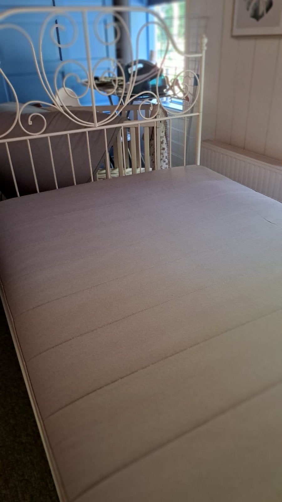 Gratis IKEA bed incl. lattenbodem en matras (140x200 cm), Ophalen, Gebruikt, Wit, 140 cm