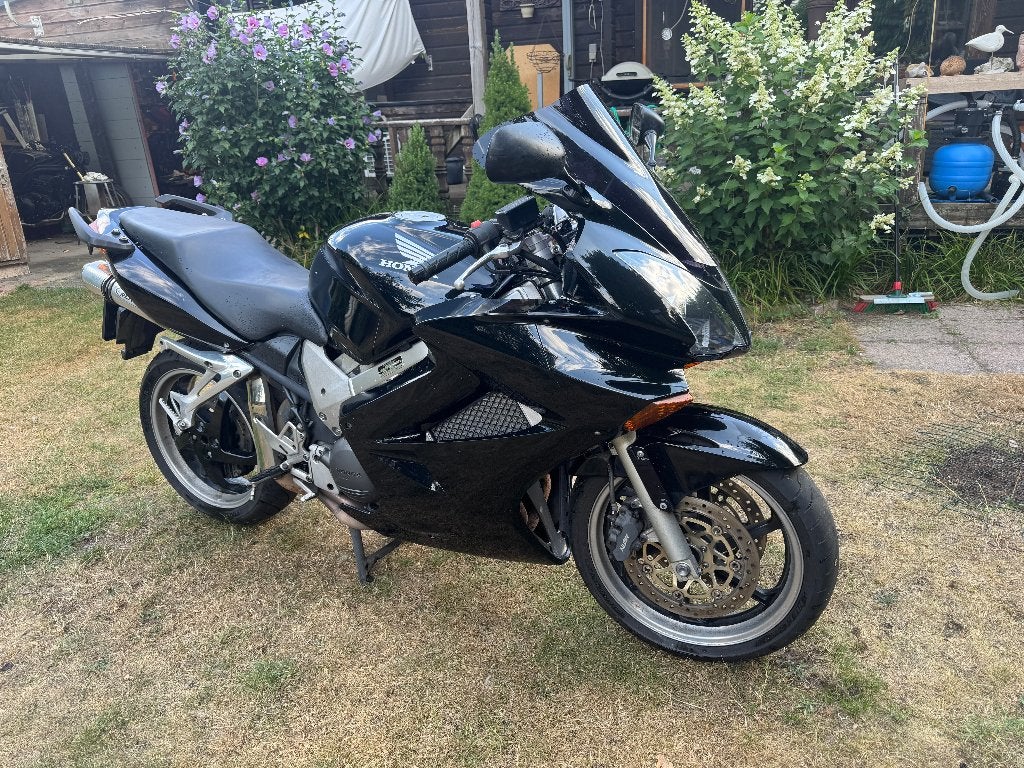 Foto 4 van VFR 800 V-TEC voor onderdelen of ruilen
