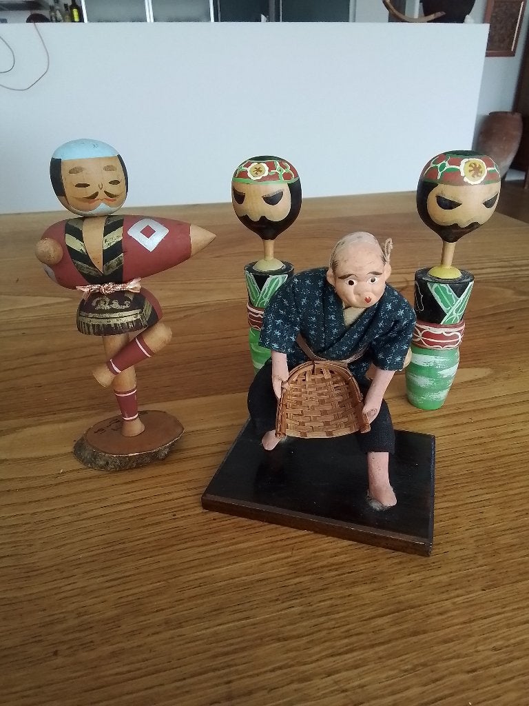 kokeshi poppen, Antiek en Kunst, Hout, Ophalen of Verzenden, 15 cm, Japan