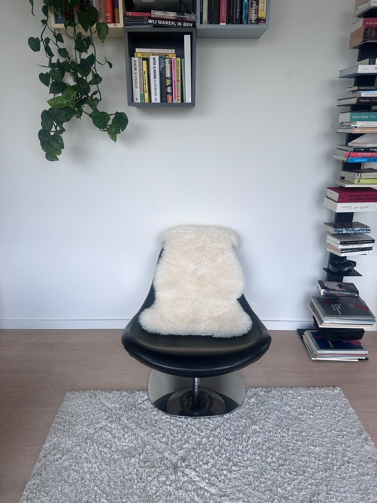 IKEA Tirup eggchair / fauteuil, Ophalen of Verzenden, 50 tot 75 cm, Leer, 75 tot 100 cm