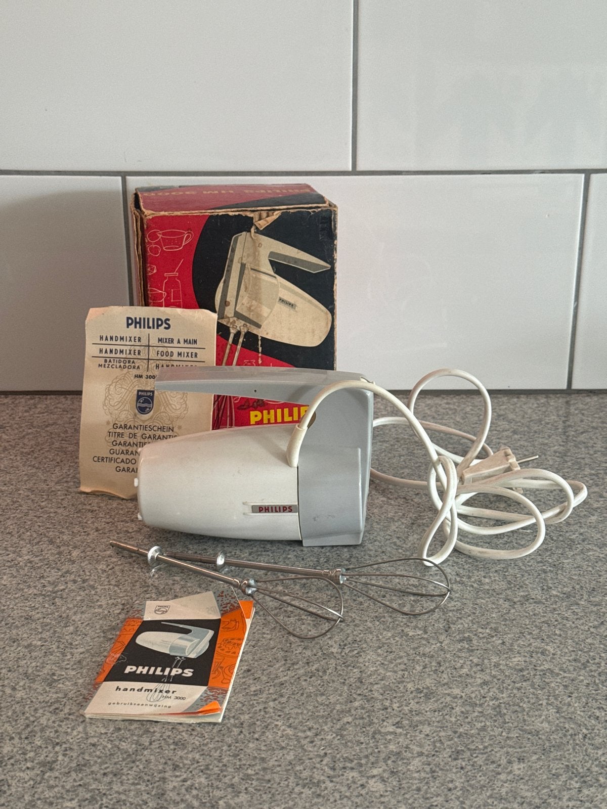 Philips HM3000 handmixer met originele doos en boekjes, Witgoed en Apparatuur, Minder dan 1 liter, Ophalen of Verzenden, Zo goed als nieuw