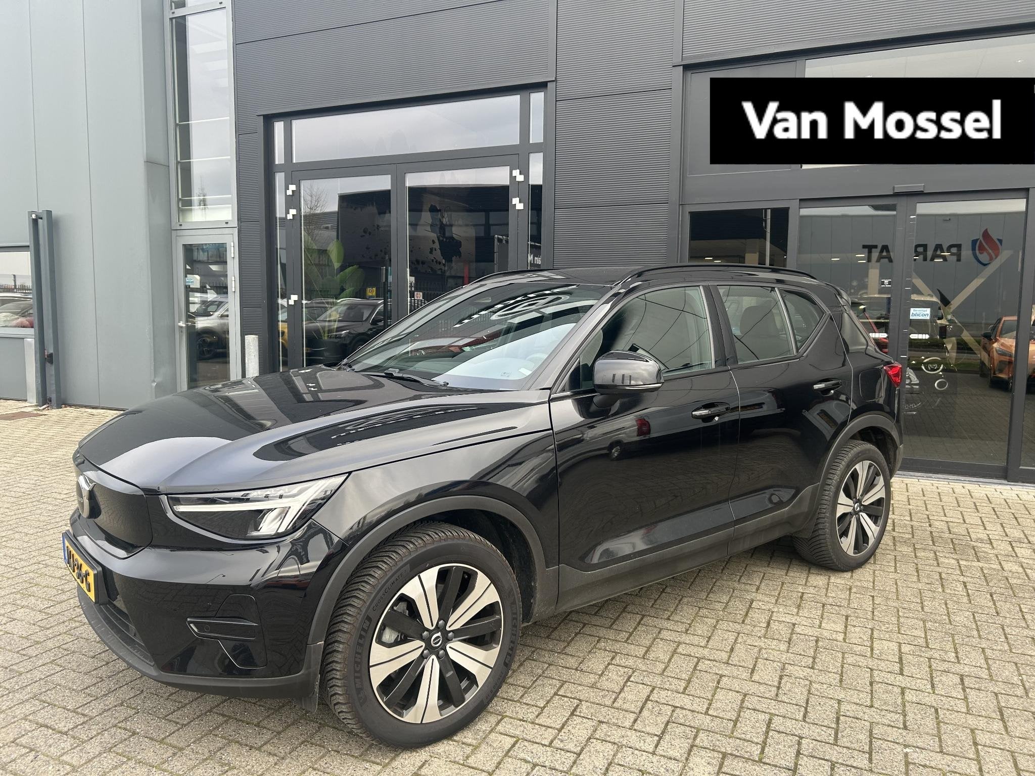 Volvo XC40 Recharge Core | Navi | Camera | Afn. Trekhaak | A