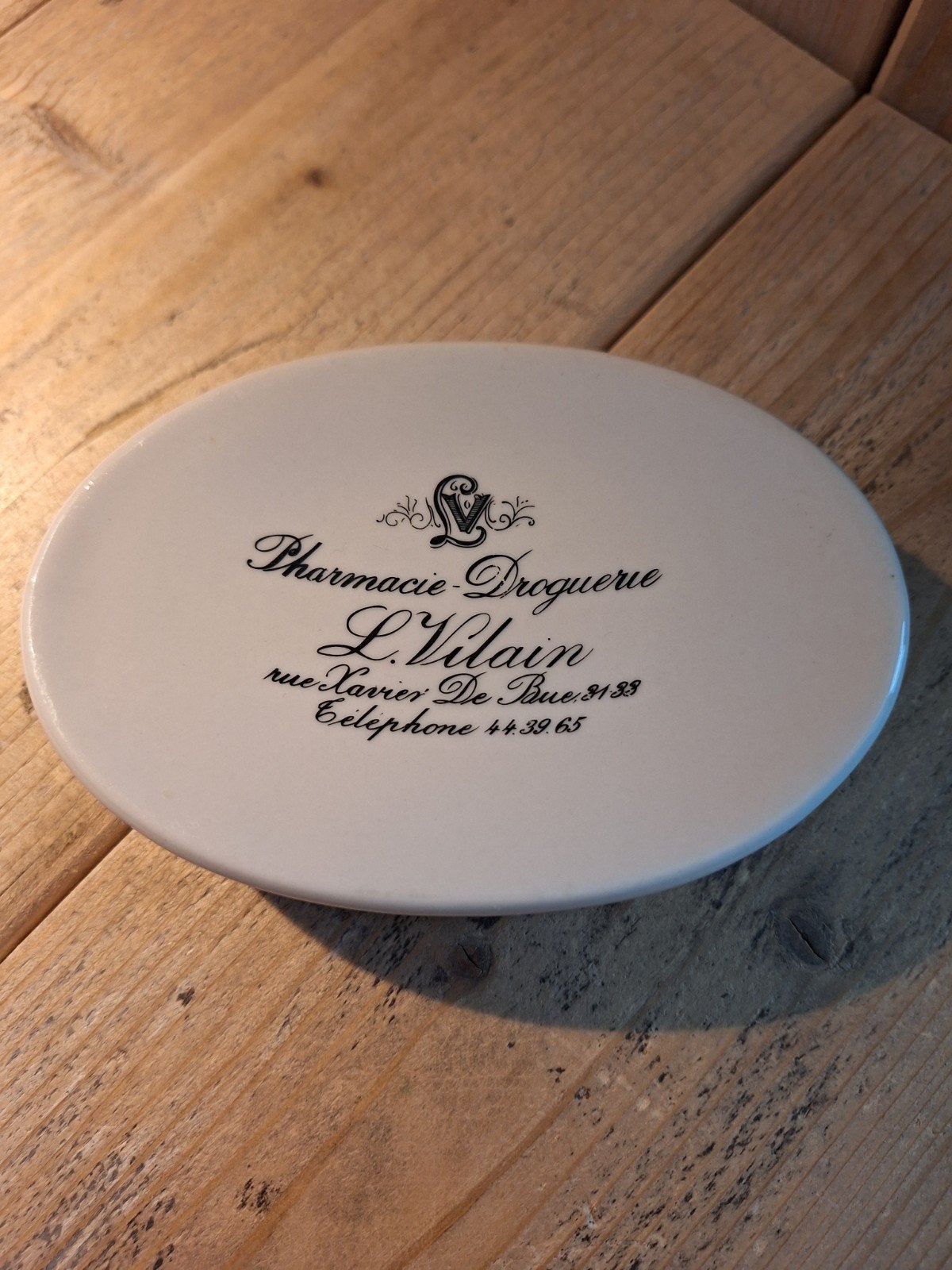 Vintage porselein zeepbakje "Pharmacie-Droguerie L. Vilain", Ophalen of Verzenden