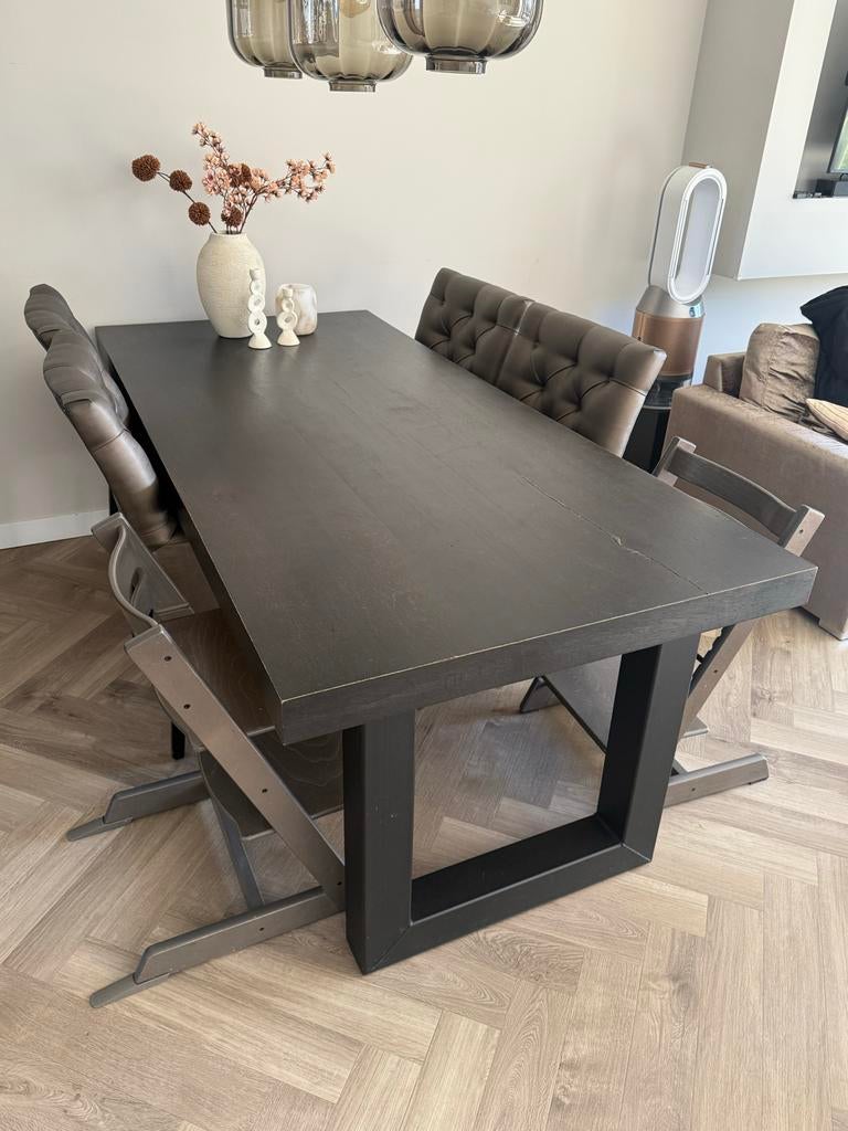 Robuuste Zwarte Eiken Eettafel - Modern Design, Ophalen, Gebruikt, 200 cm of meer, 50 tot 100 cm