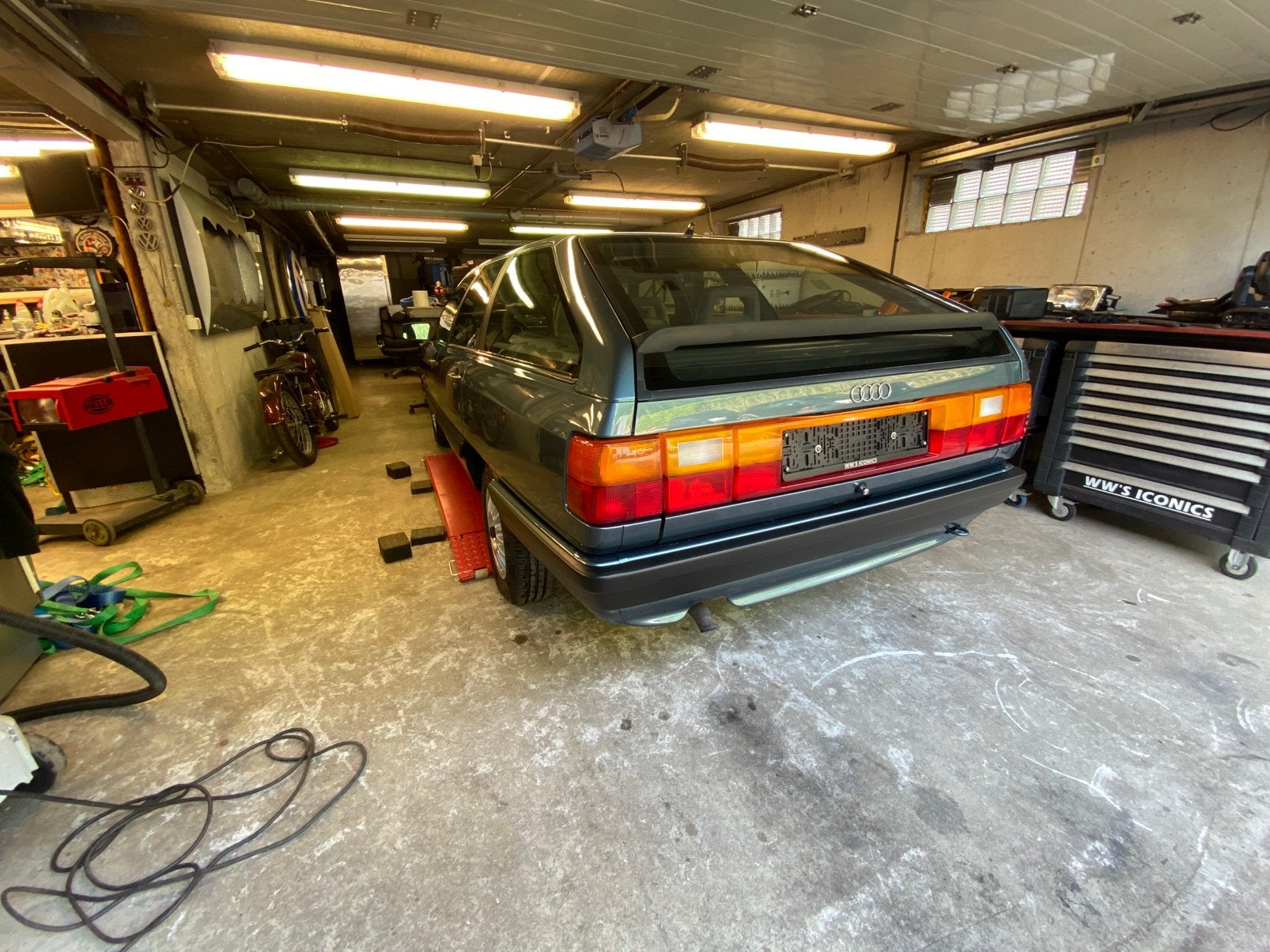 Audi 100 avant, Auto's, Audi, Stationwagon, Handgeschakeld, Particulier, 5 cilinders