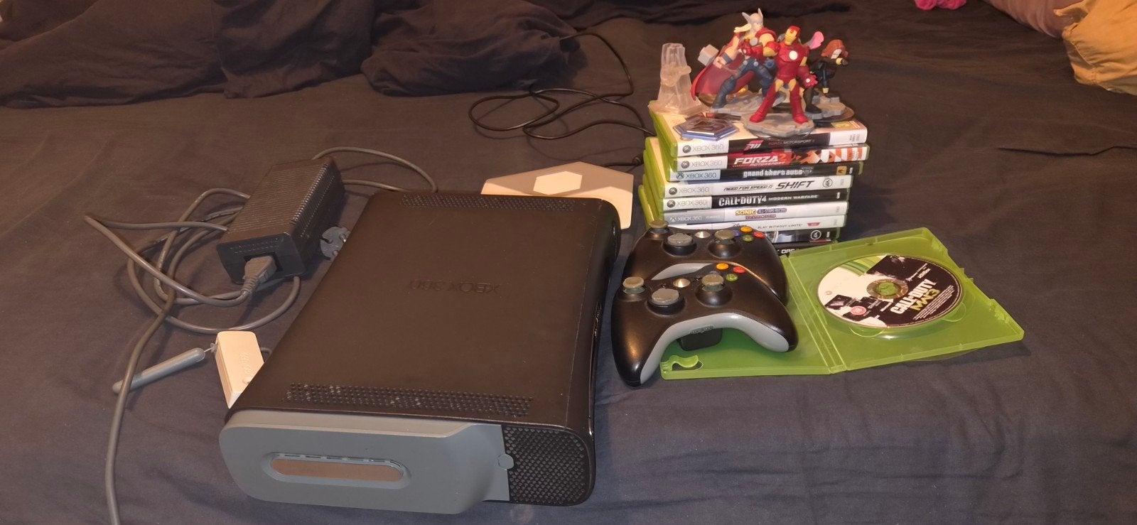 Xbox 360 met controllers, games en Disney Infinity set, 2 spelers, Ophalen of Verzenden, Gebruikt, Vanaf 3 jaar