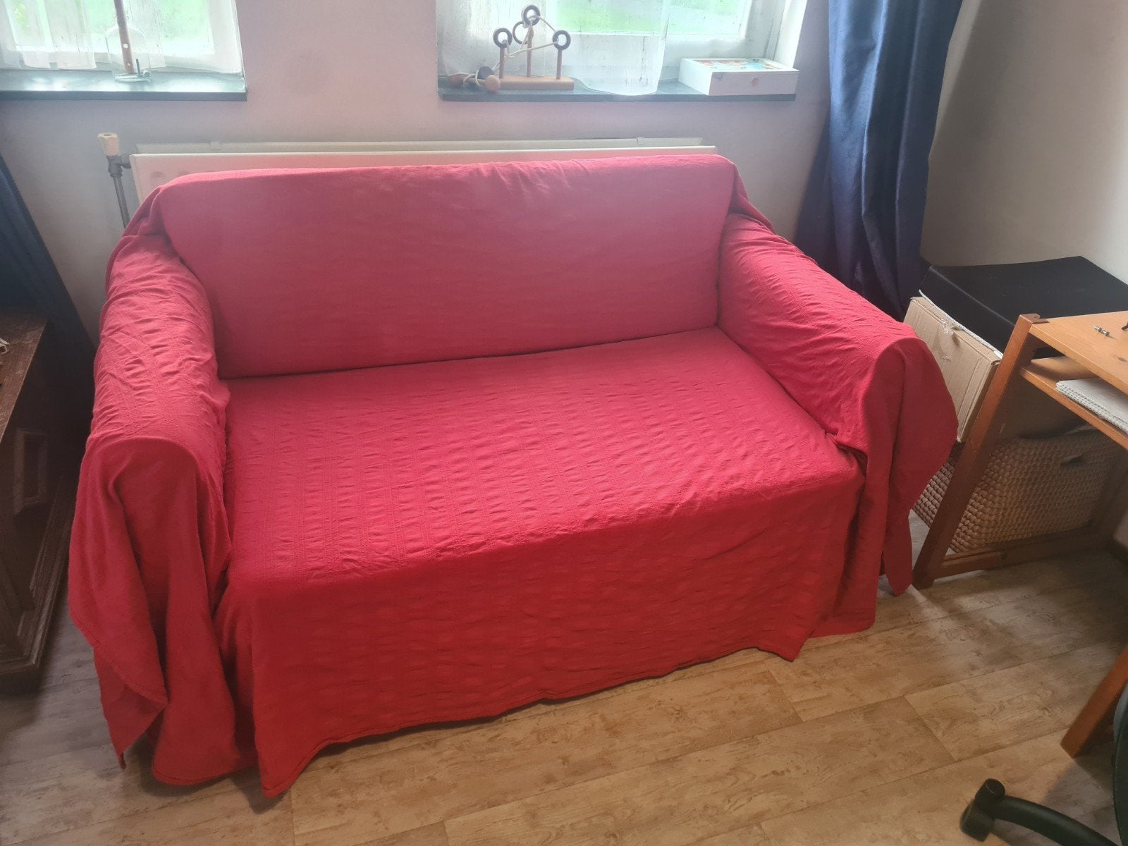 Gratis! IKEA slaapbankje 2 persoons  - Rood, Huis en Inrichting, Ophalen, Gebruikt, Tweepersoons, Overige kleuren
