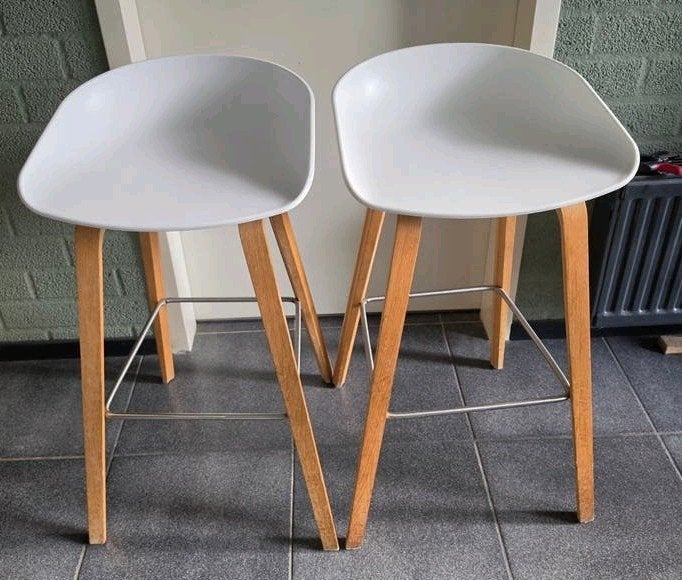 2x HAY About A Stool barkrukken - Wit met houten onderstel, Ophalen, Gebruikt, Met voetsteun, Hout