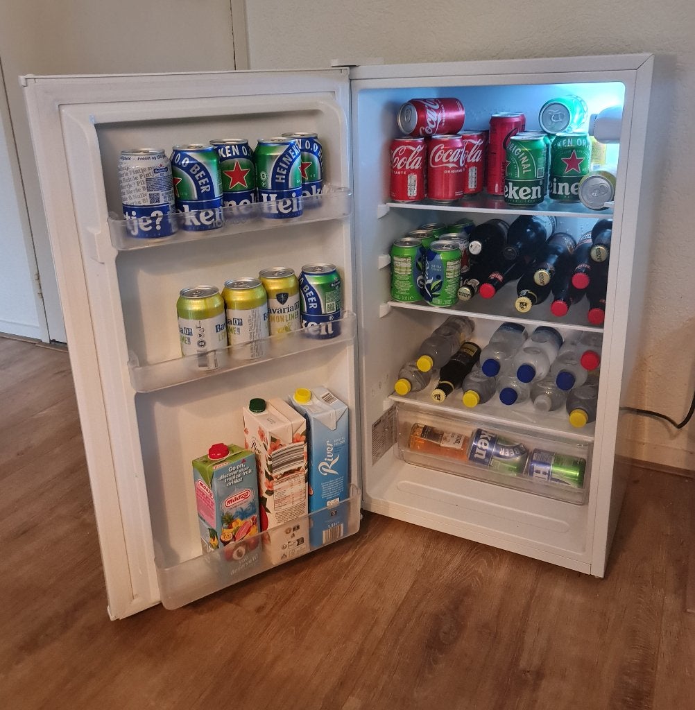 Compacte koelkast - Ideaal voor drankjes!, Witgoed en Apparatuur, Koelkasten en IJskasten, Zonder vriesvak, 45 tot 60 cm, Ophalen