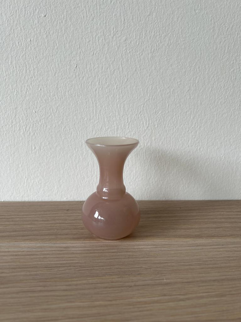 Oudroze opaalglas vaasje, Ophalen of Verzenden