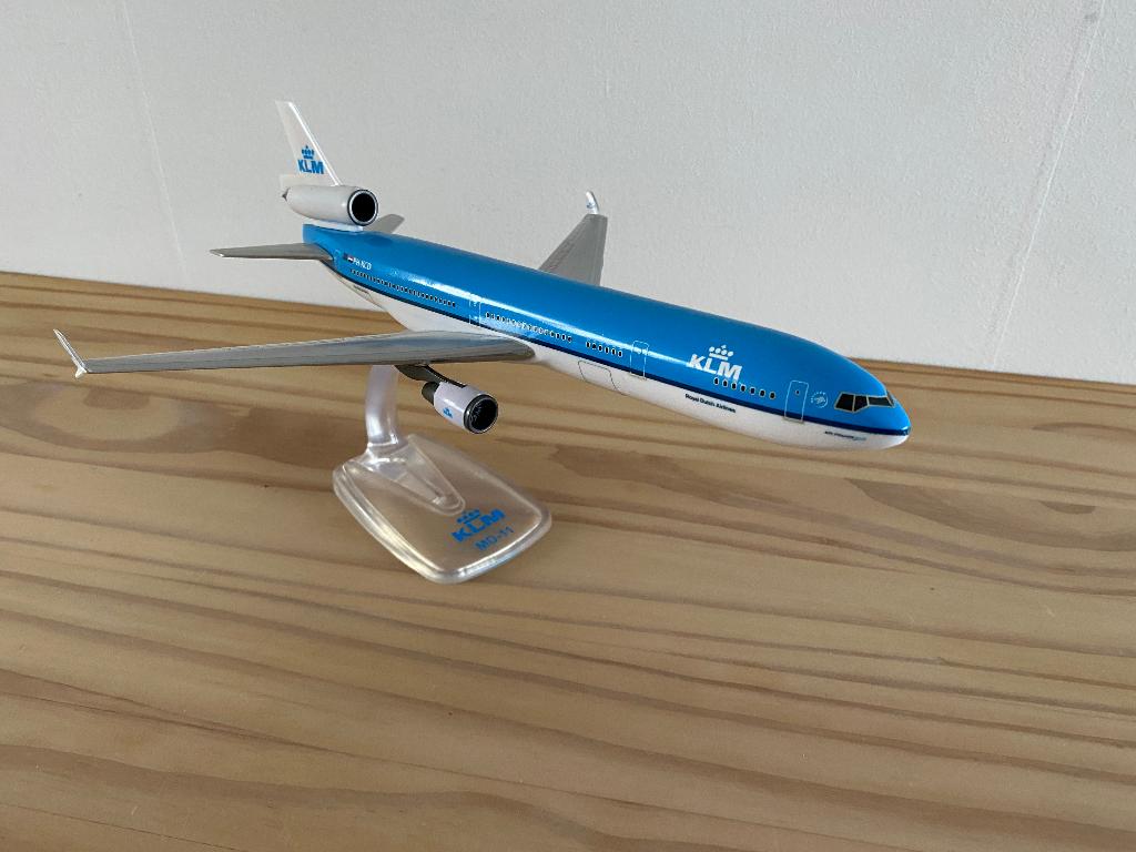 MD-11 KLM PH-KCD Schaal 1:200, Verzamelen, Luchtvaart en Vliegtuigspotten, Ophalen, Zo goed als nieuw, Schaalmodel
