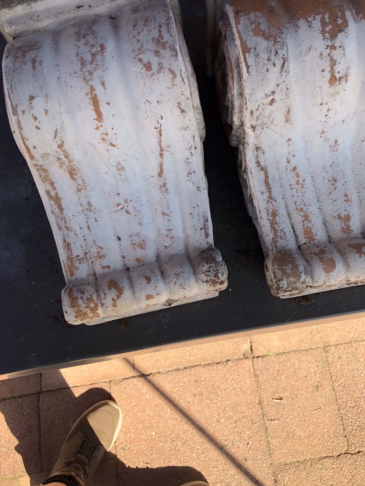 Te koop 2 terracotta consoles 29,5 hoog  €25,00, Tuin en Terras, Ophalen, Gebruikt, Steen, Overige typen