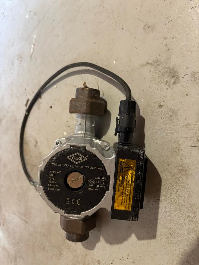 Gebruikte OEG circulatiepomp, Doe-het-zelf en Verbouw, Ophalen, Gebruikt, Minder dan 30 cm, Overige typen