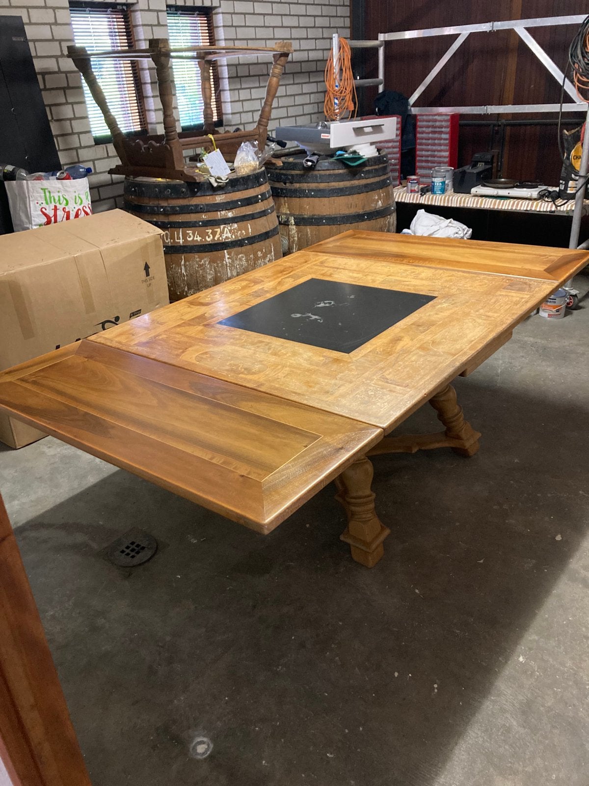 Antieke Zwitserse Eettafel.. 235x135.., Ophalen