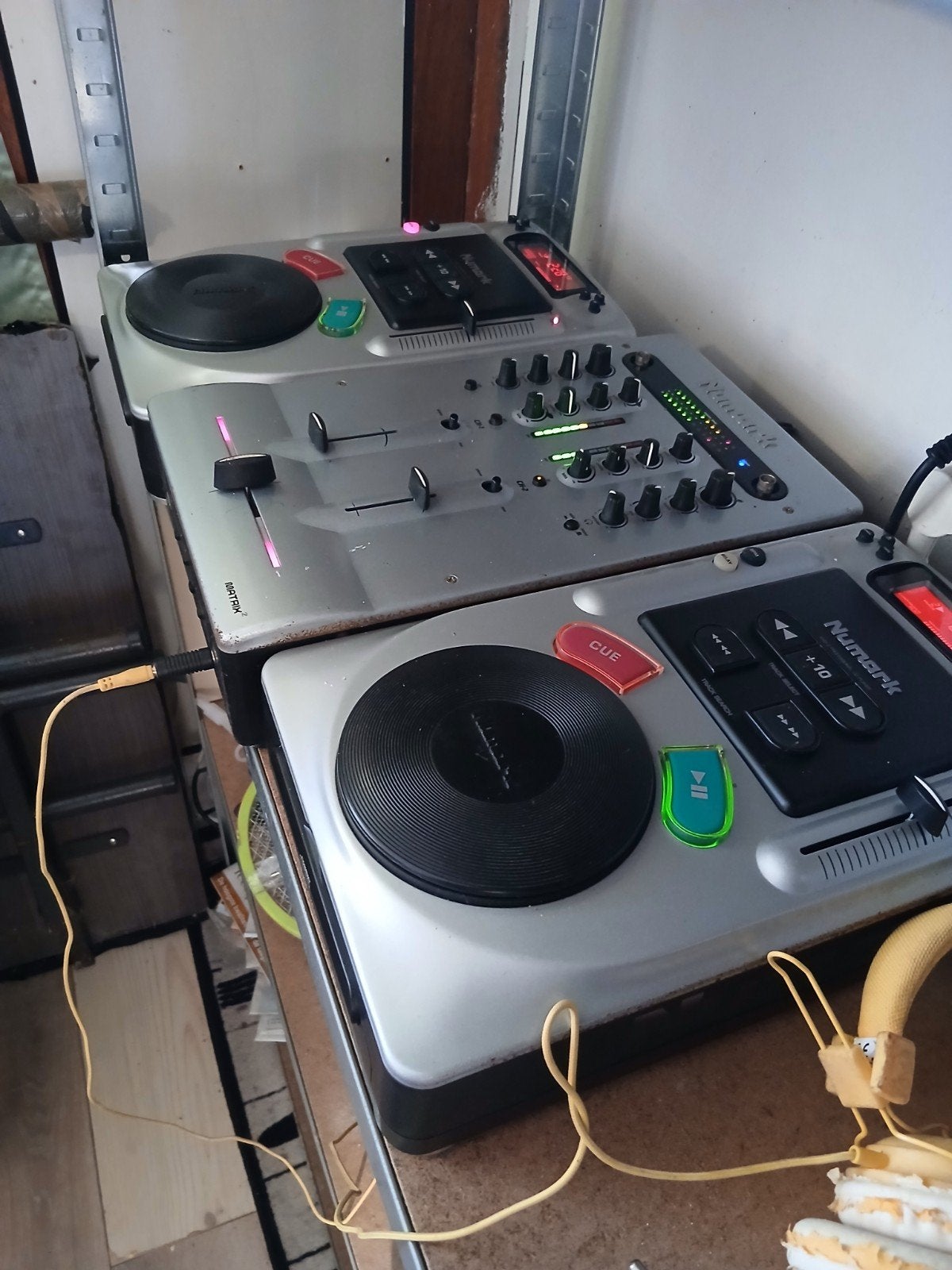 Numark DJ-set met Matrix mixer en twee CD-spelers